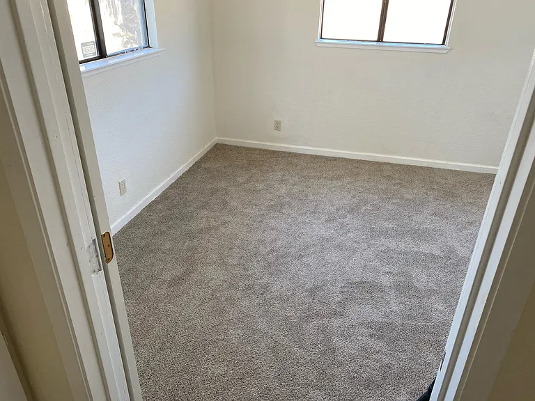 189 Hughes Rd — Photo 12