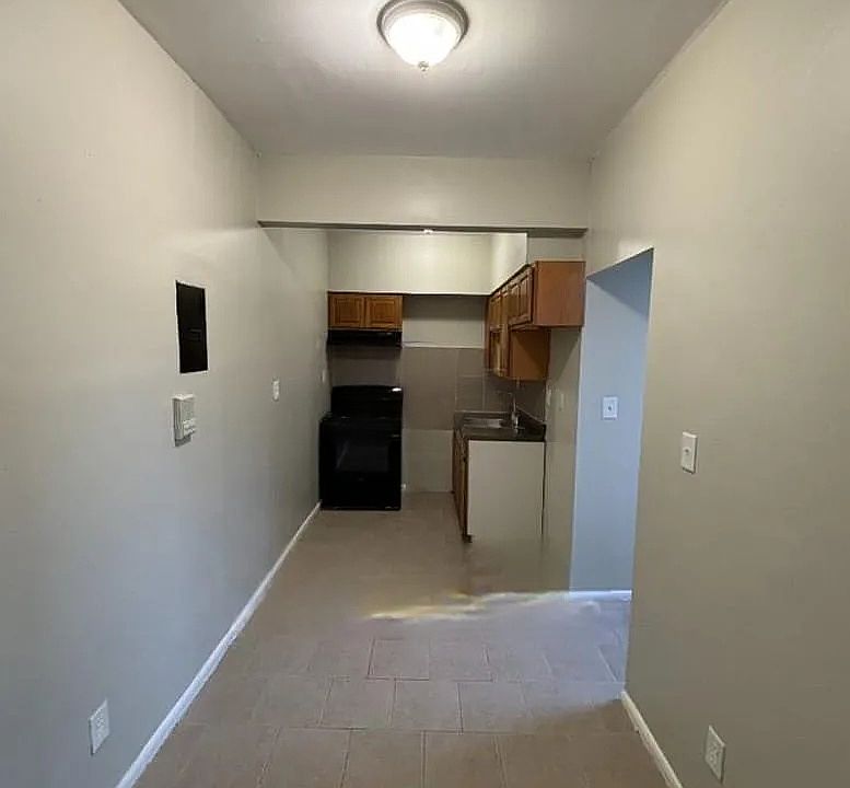 1st image of 490 Rahway Ave #C3a
