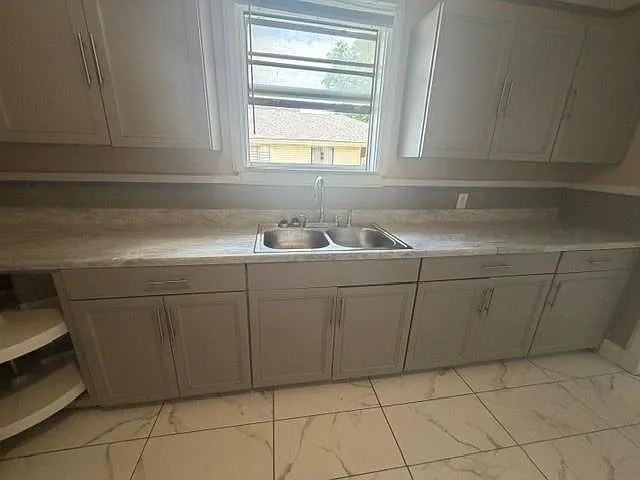 1636 Music St — Photo 10