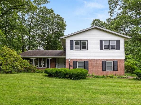 2055 Random Dr, Mansfield, OH 44904