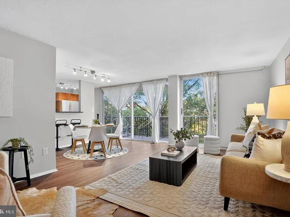 4600 S Four Mile Run Dr APT 301, Arlington, VA 22204