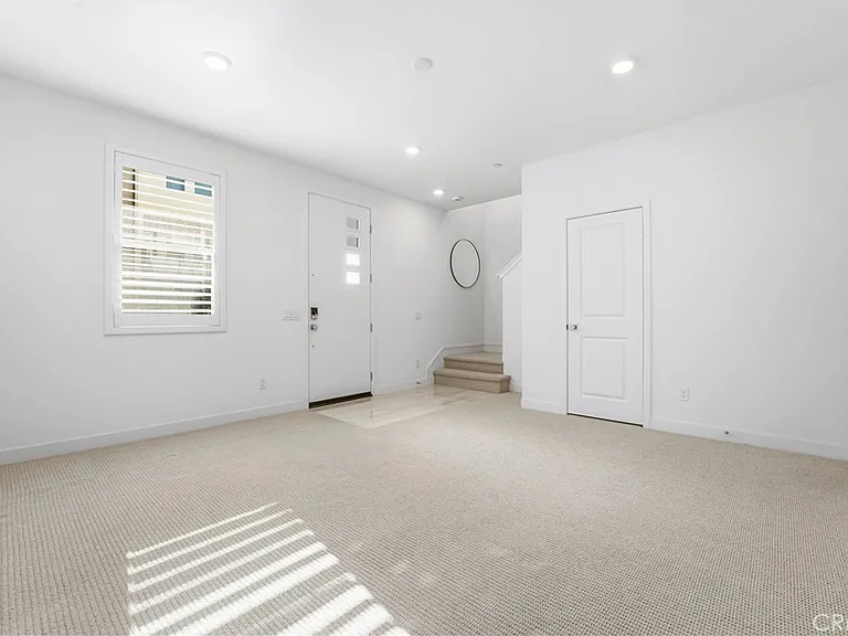 1637 W Lincoln Ave #103 — Photo 6