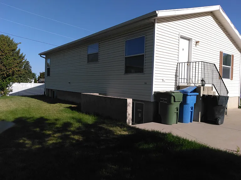 446 W 240 N — Photo 2