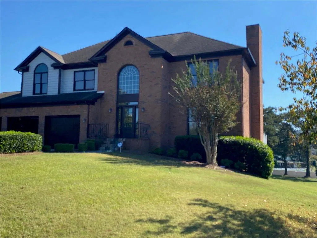 4 bed, 4.5 bath, 2763 sqft, $3,000 — Photo 2