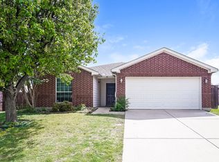 110 Comanche Trl, Krum, TX 76249