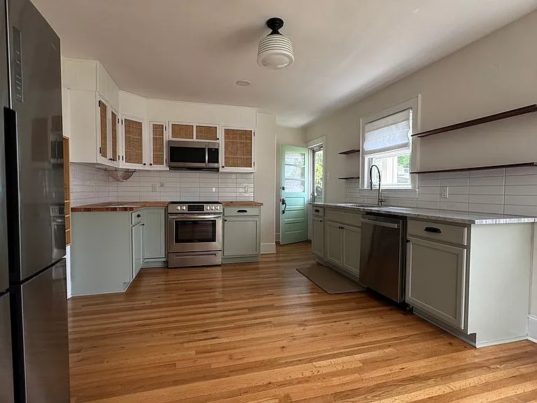 5120 Starkey Rd — Photo 8