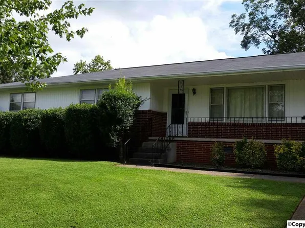2214 Suzanne Cir NW, Huntsville, AL 35810