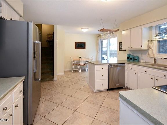 5th image of 2823 Knottingham Ln