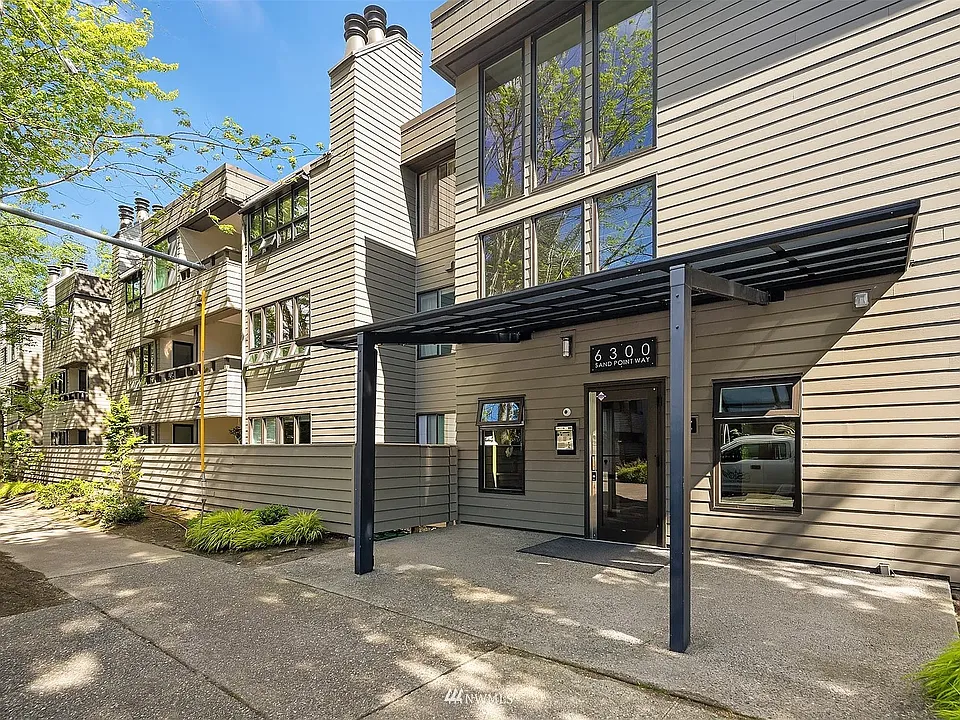 6300 Sand Point Way NE #206