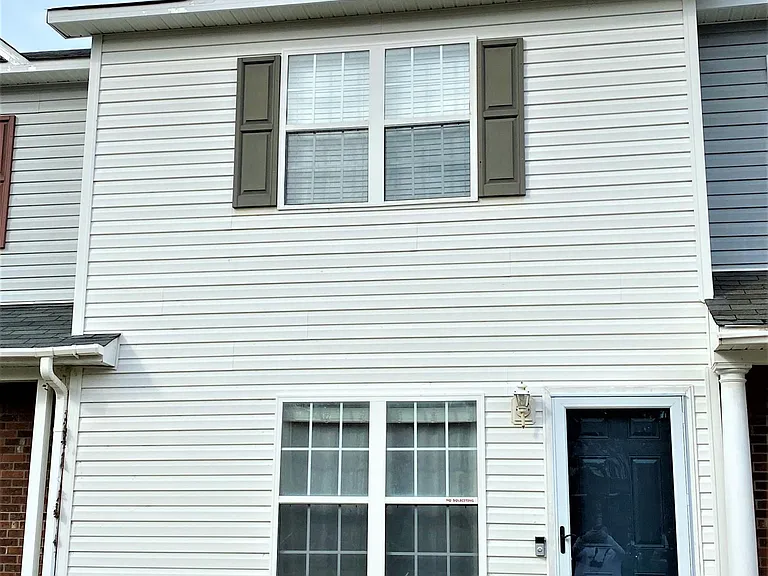 303 Meadowbrook Ln — Photo 1