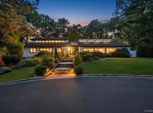 30 Fox Hollow Ridings Road, Northport, NY 11768