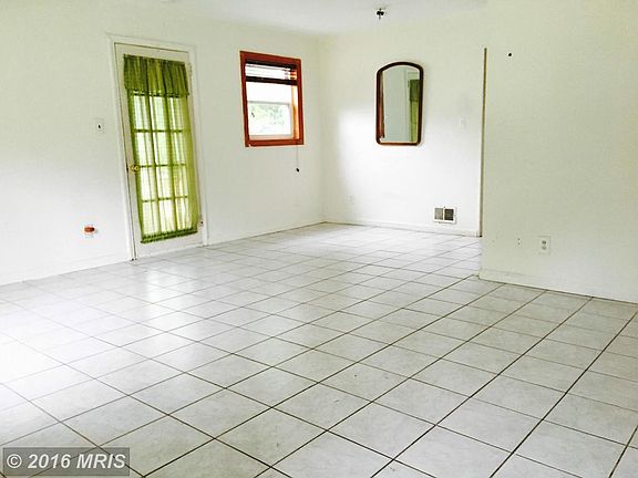 3rd image of 12805 Parkland Dr
