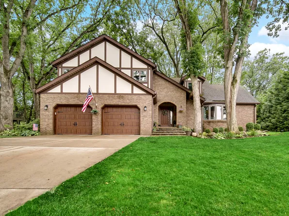 192 Amhurst Pl, Valparaiso, IN 46385