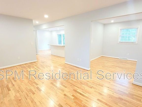 4th image of 409 Sierra Dr