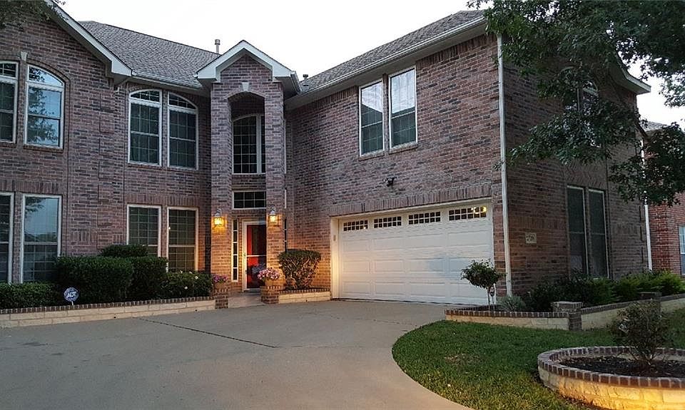 1st image of 2720 White Oak Dr
