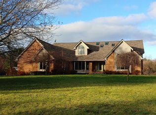 3630 W Pillar Dr, Whitmore Lake, MI 48189