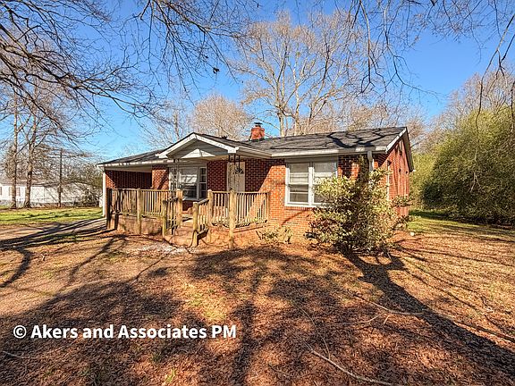 2nd image of 104 Jackson Rd