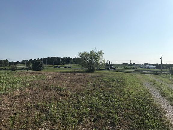 5th image of 394 Down Home Ln