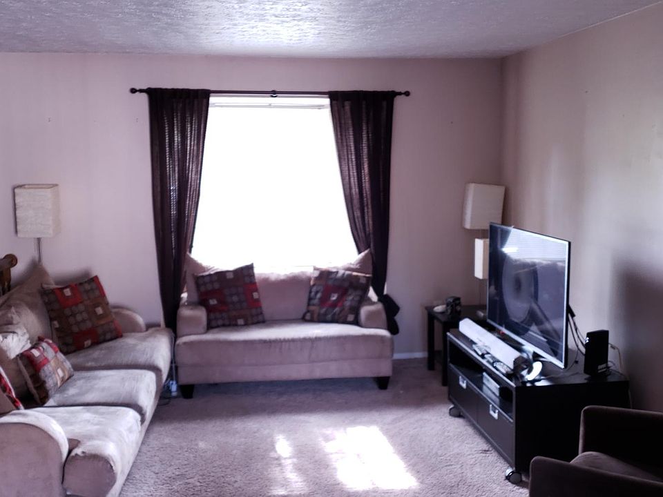 2nd image of 8212 Meadow Wick Ct