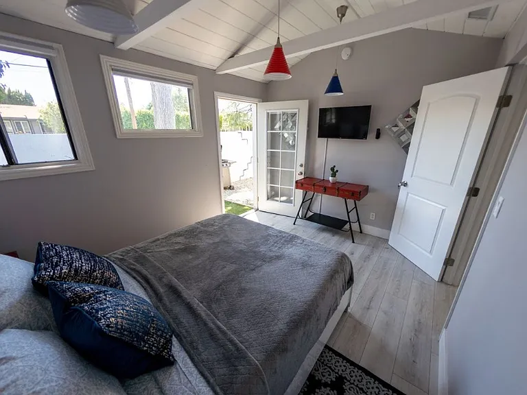 10801 Hartsook St #REAR HOUSE — Photo 25