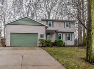 2640 Country Squire St NW, Uniontown, OH 44685