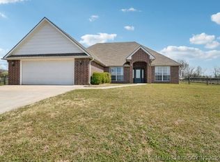 17039 Eagle Dr, Claremore, OK 74017