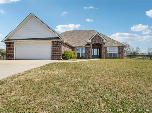 17039 Eagle Dr, Claremore, OK 74017