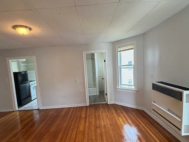 255 Fountain St, Unit 2 Fall River, MA 3 Bedrooms 1 Bathroom — Photo 7
