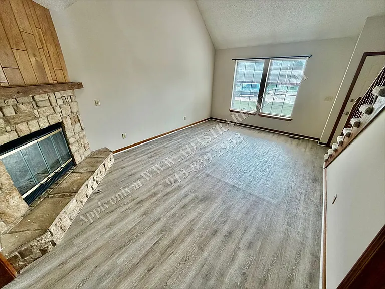 6622 W 149th Ter — Photo 6