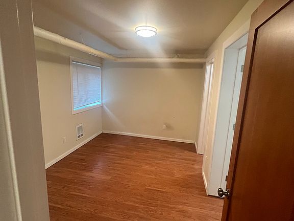 5th image of 711 NE 43rd St #6