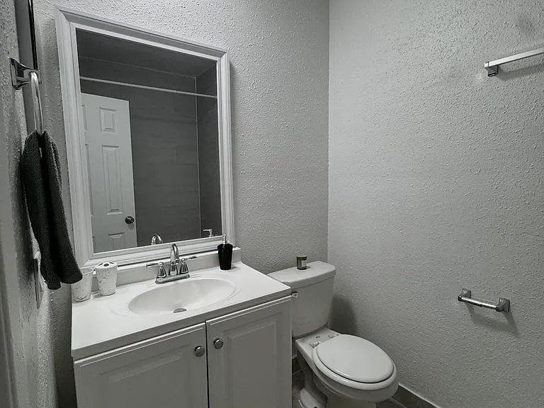 7116 Milwood Ave #2 — Photo 4