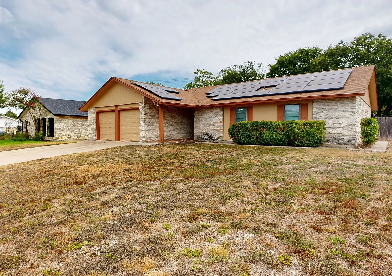 2 Weeks Free + $1,395 Rent In Harker Heights! — Photo 2
