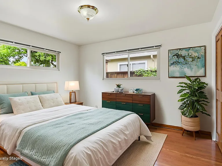 927 Lorne Way — Photo 23