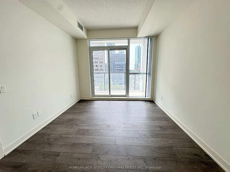 4955 Yonge St #806 — Photo 17
