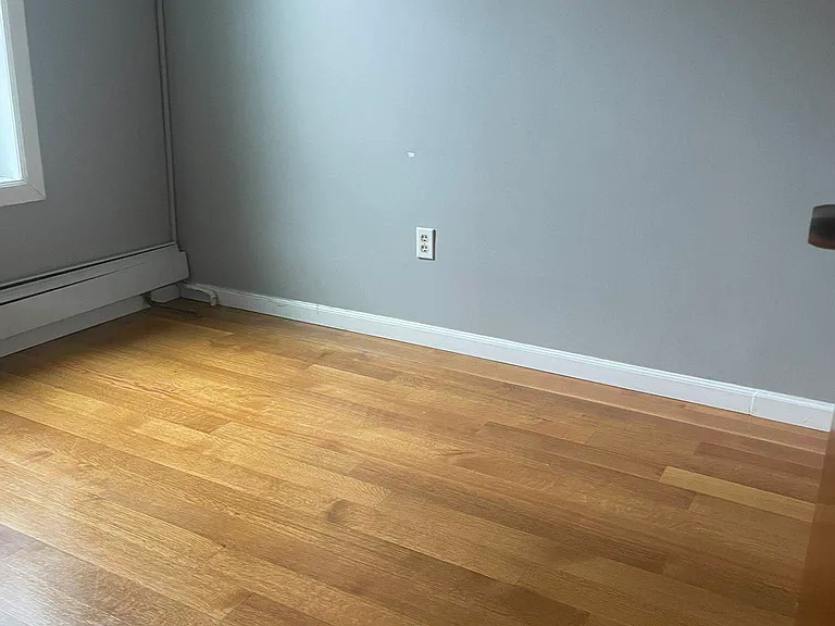233 Maujer St #1B — Photo 3