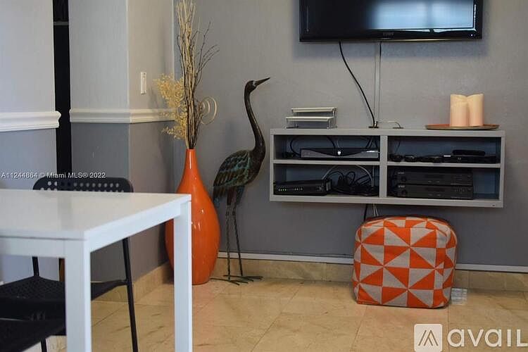 1st image of 749 Meridian Ave #22