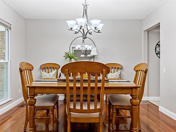 3rd image of 13134 Strawberry Way