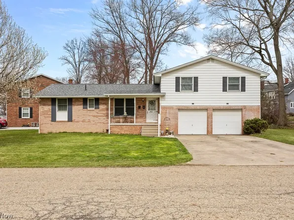 2462 S Rockhill Ave, Alliance, OH 44601