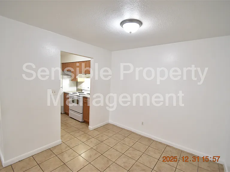 6618 N Church Ave #D — Photo 10