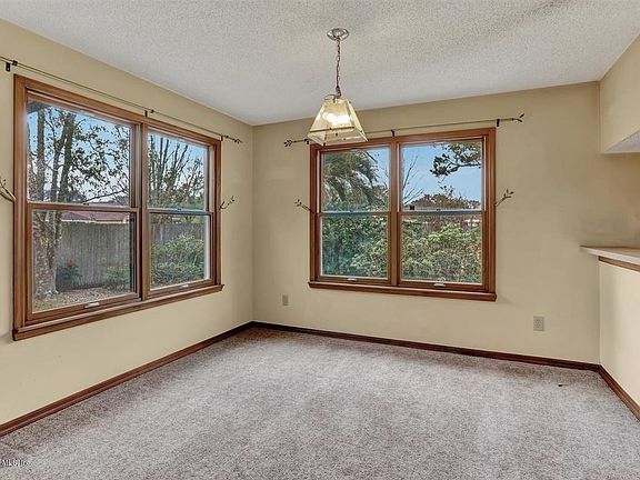5th image of 8984 Country Bend Cir S