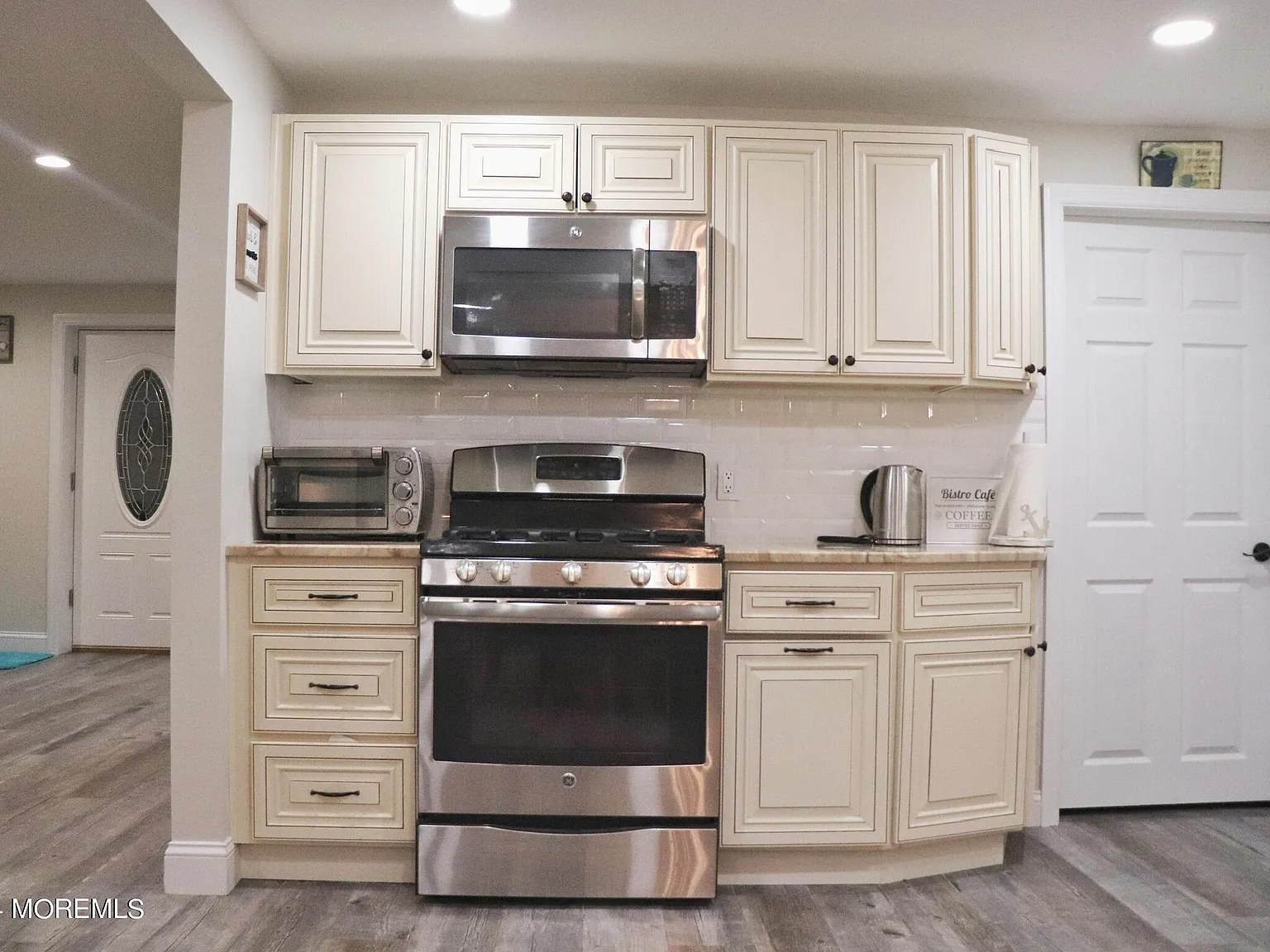 4 bed, 1883 sqft, $2,800 — Photo 4