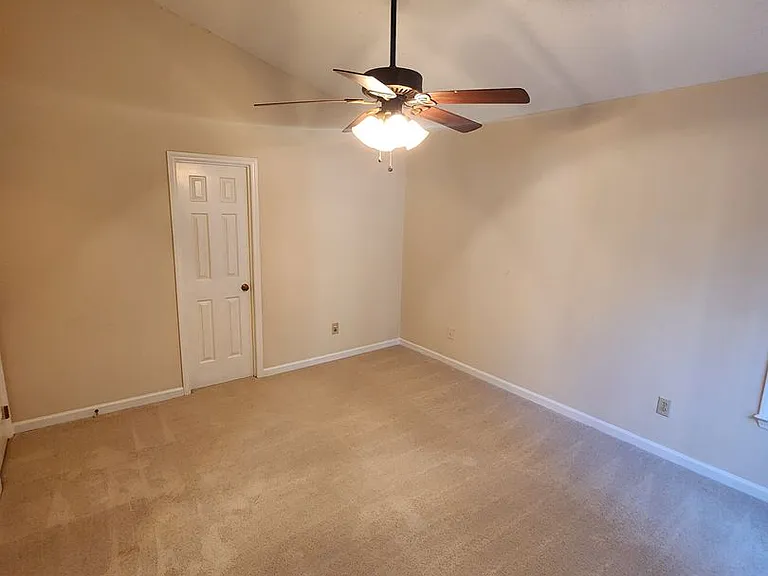 519 Woodwinds Dr — Photo 5