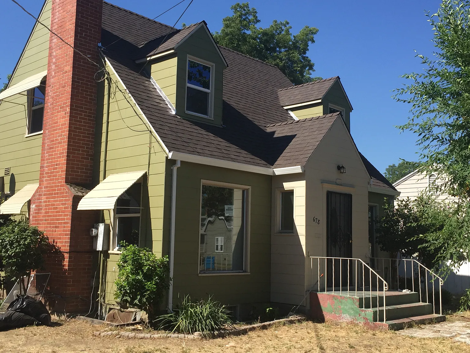 678 Franklin Ave photo 1