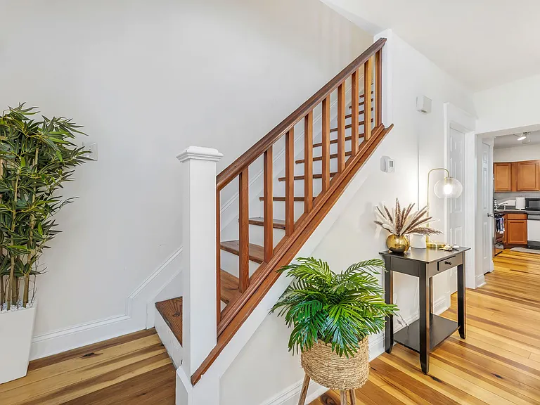 1410 Mansfield St — Photo 29