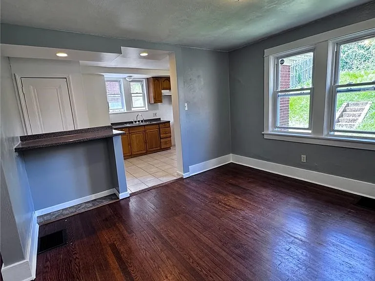 2308 Starkamp St — Photo 5