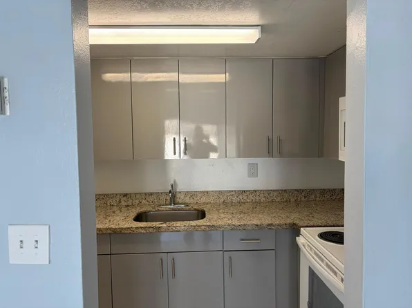 4353 NW 11th St, Miami, FL 33126