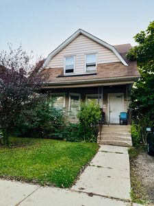 28 N Saint James St, Waukegan, IL, 60085