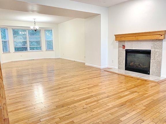 Great room connecting to dining room