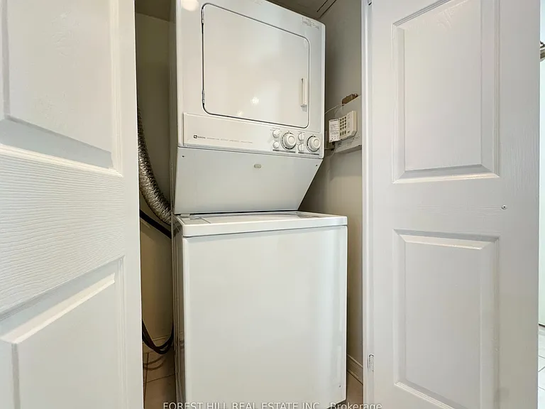 889 Bay St #810 — Photo 14
