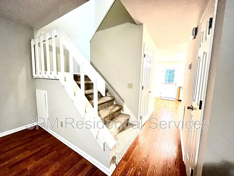 626 Cobblestone Dr — Photo 9